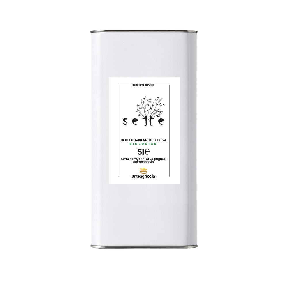 Uno scrigno di essenze oleose.
Olio extravergine di oliva, prodotto da sette cultivar autoctone pugliesi, provenienti da un unico campo. Spremuto a freddo entro 12 ore dalla raccolta.
250ml.